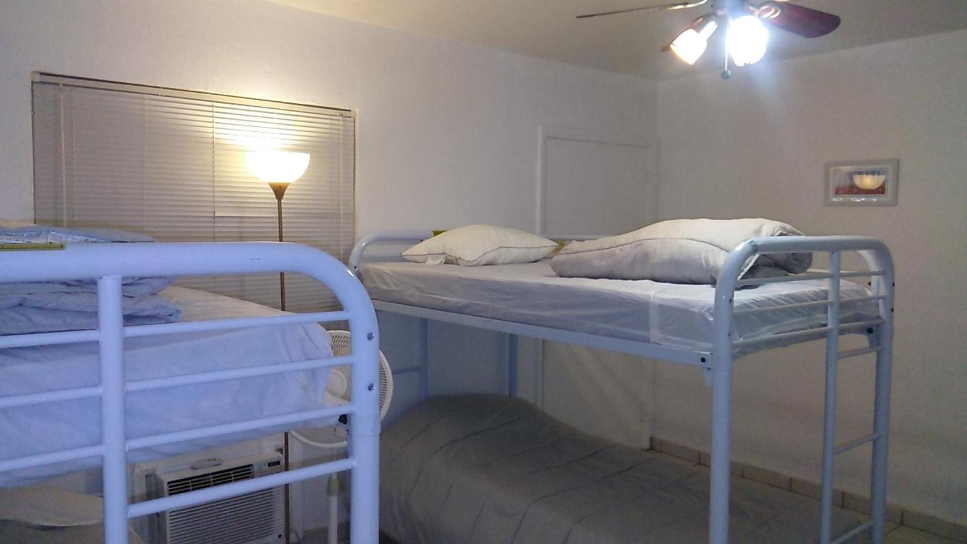 Downtown Hollywood Beach Students' Dormホステル エクステリア 写真